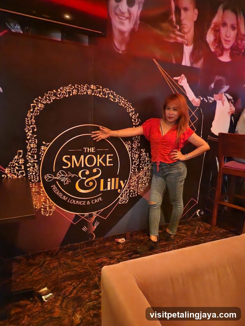 The Smoke & Lilly Interior