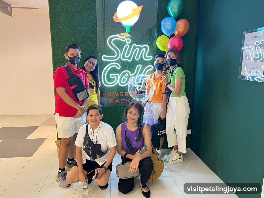 Group photo at Sim Golf entrance