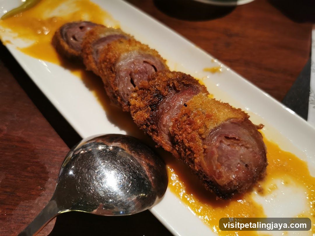 Crispy Roasted Meat Roll with Sauce
