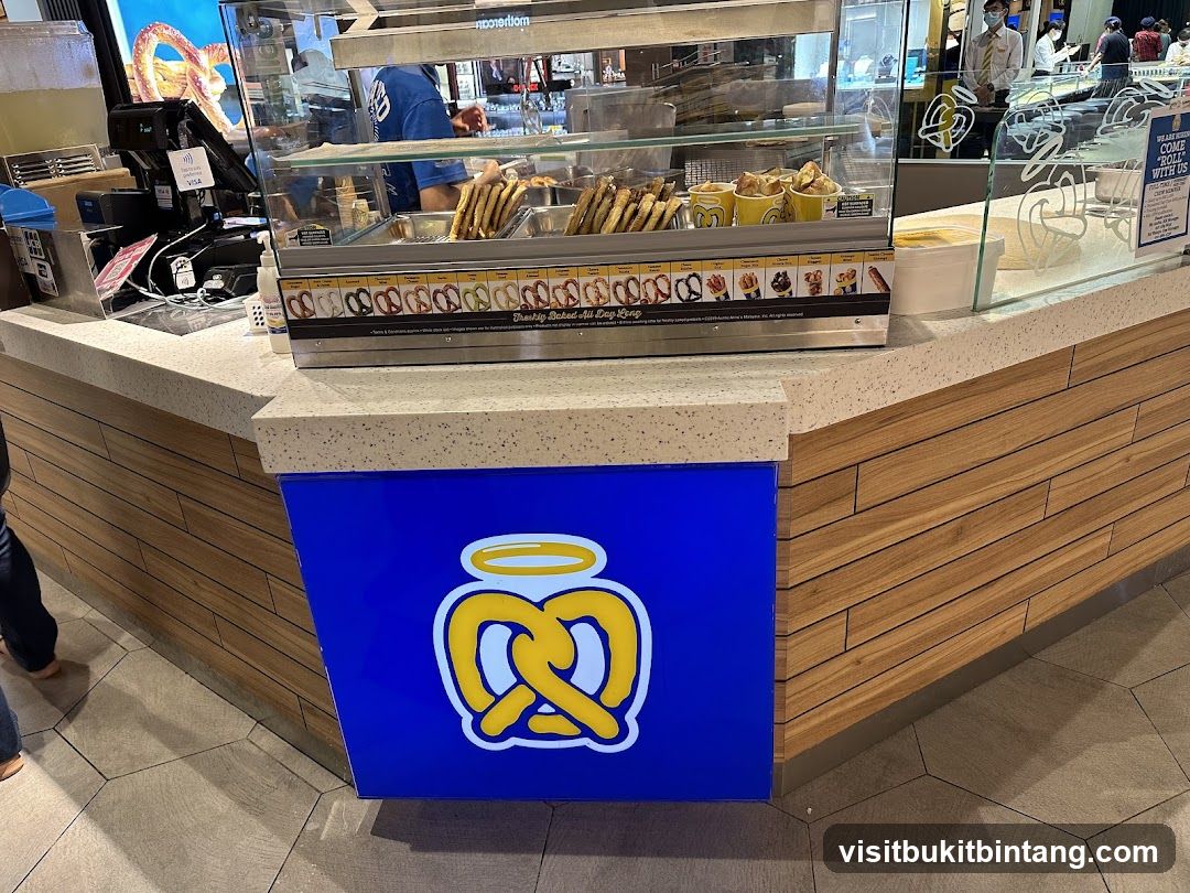 Pretzel Display