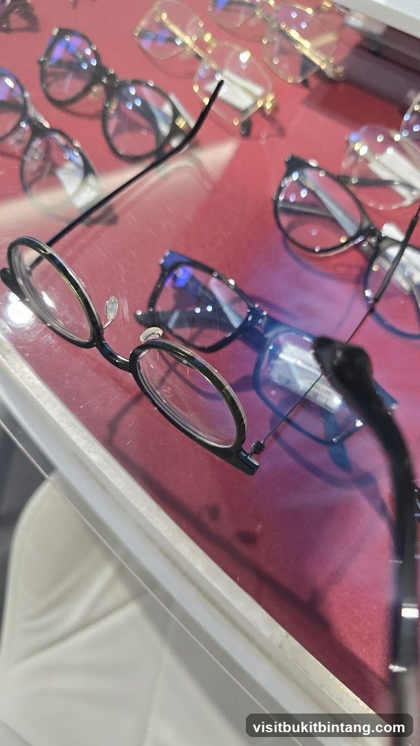 Eyeglasses Display