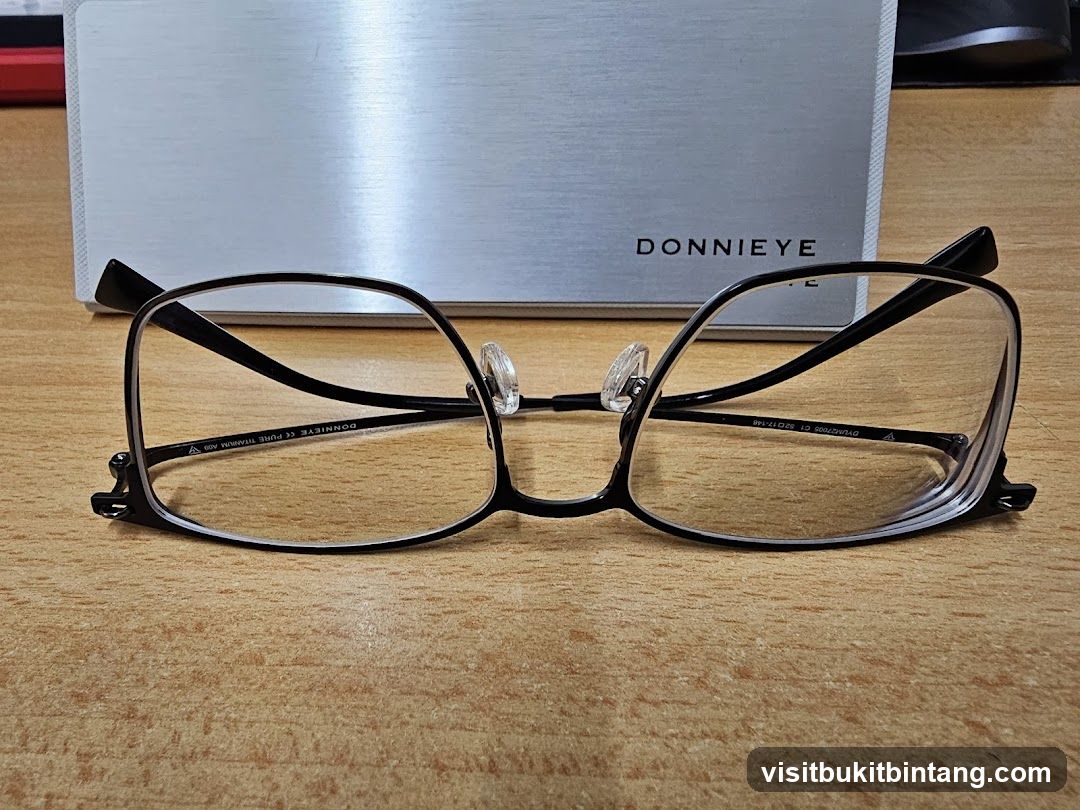 Eyeglasses