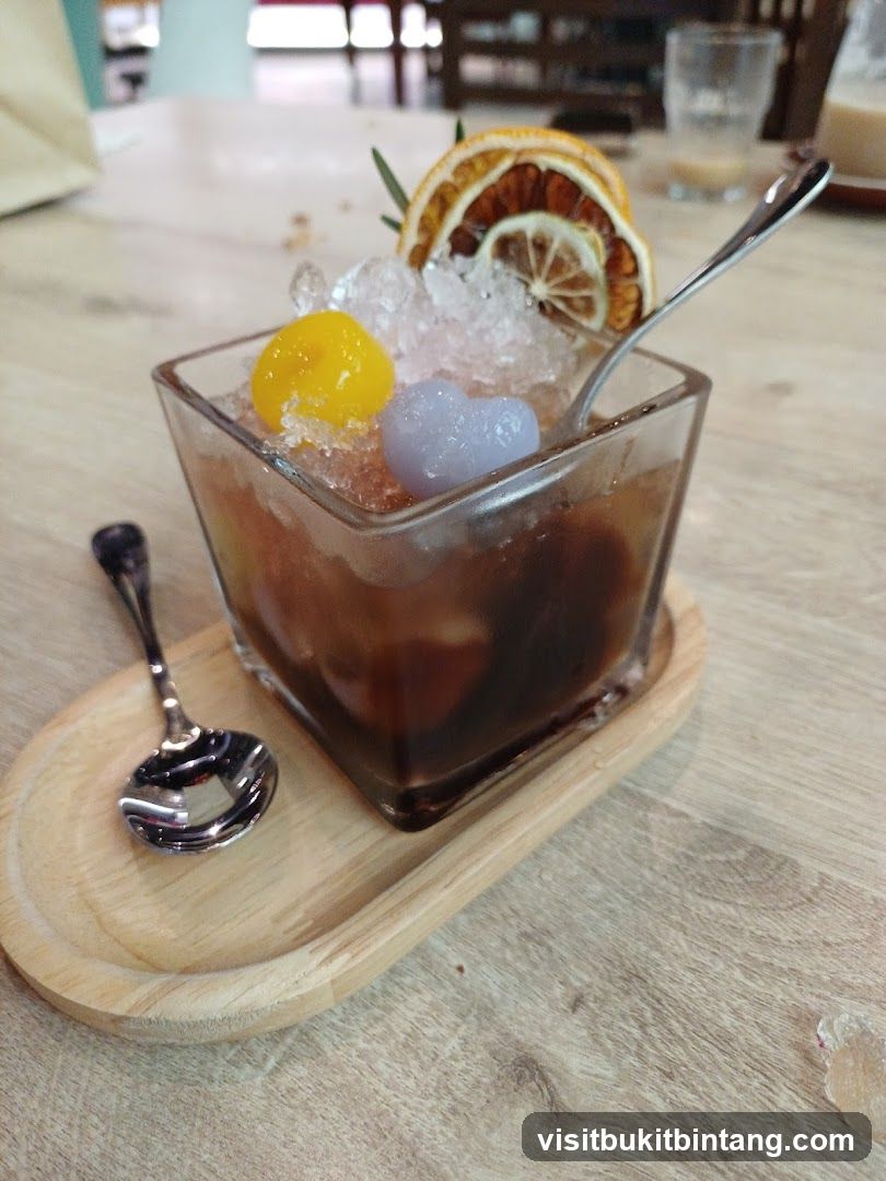 Dessert with fruit and ice