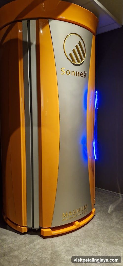 SonneX tanning booth