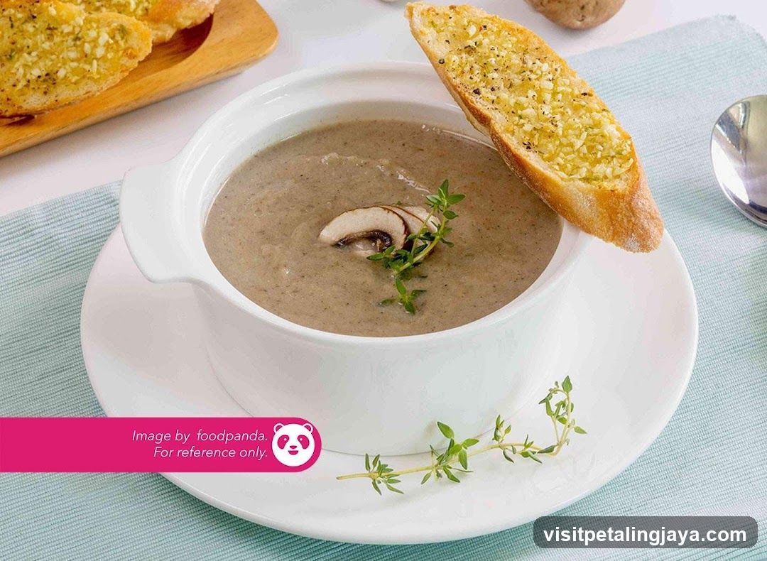Mushroom Soup with Garlic Bread