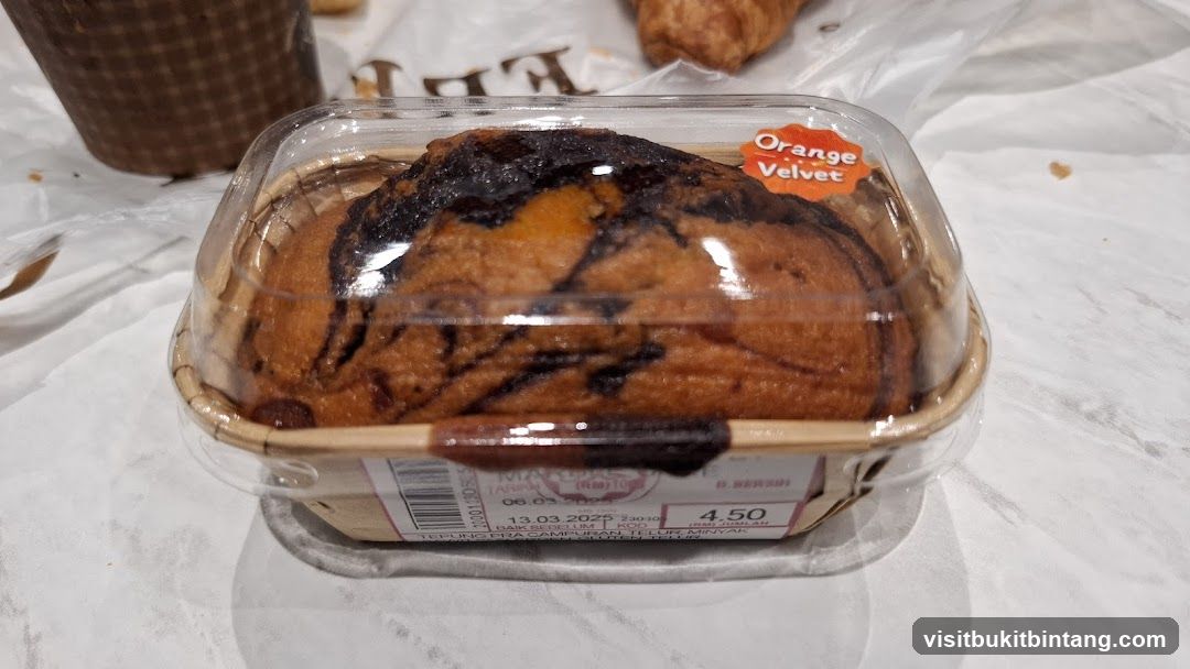 Orange Velvet Muffin