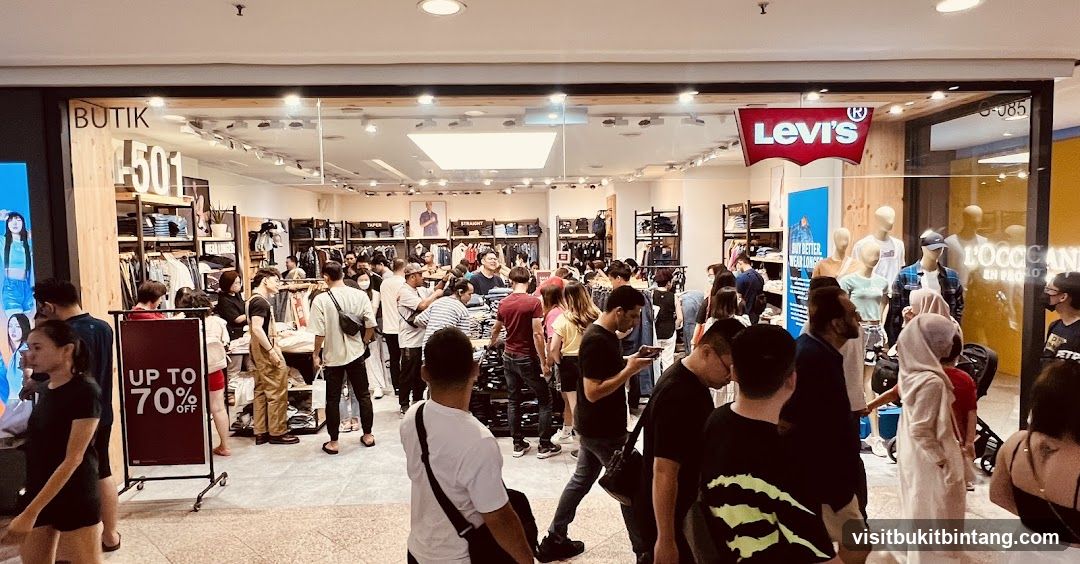 Levi's Storefront