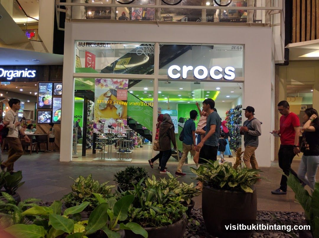 Crocs Storefront