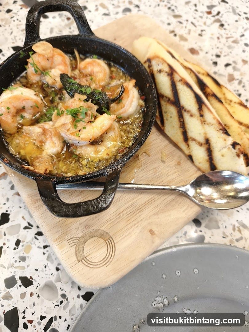 Garlic Shrimp with Bread