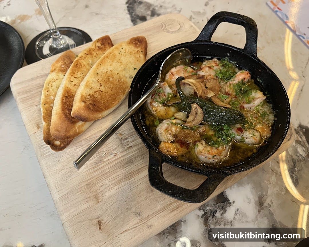 Garlic Shrimp with Bread