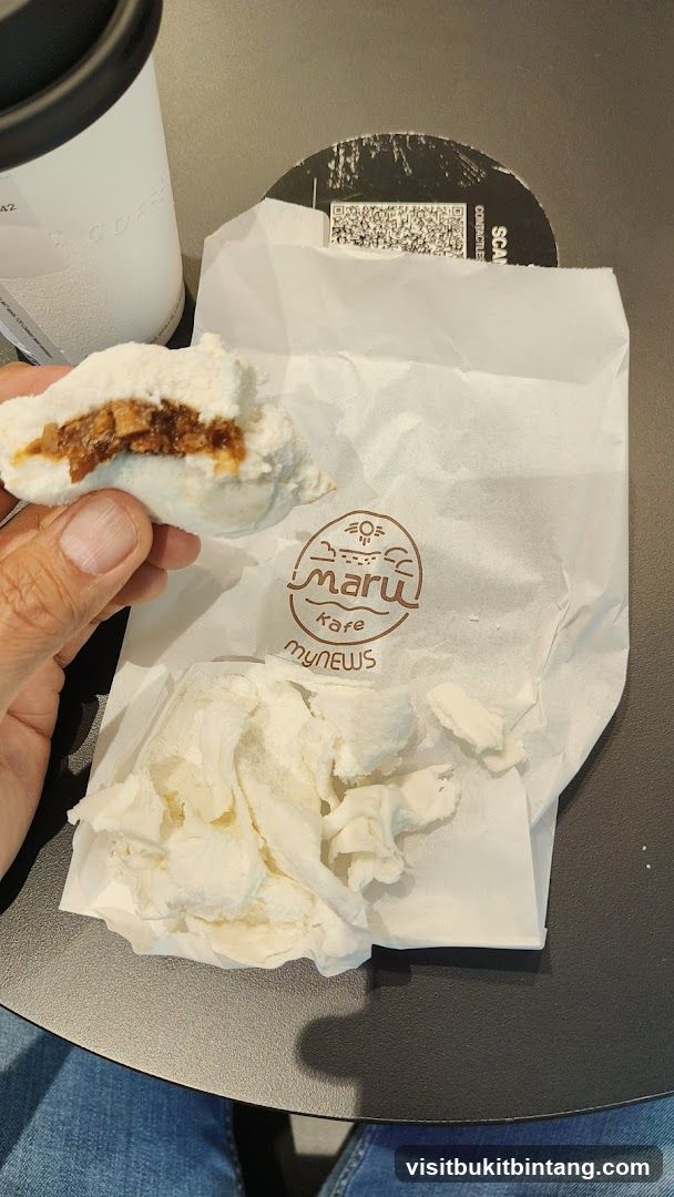 Steamed bun with filling