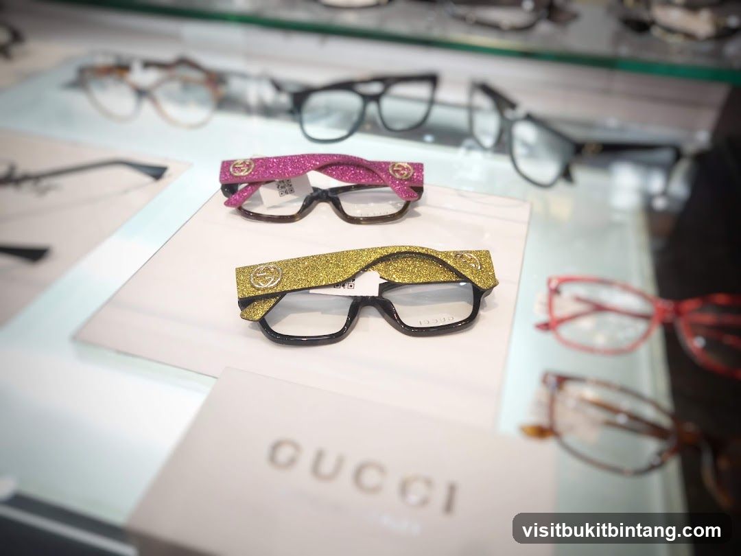 Gucci Eyeglasses Display