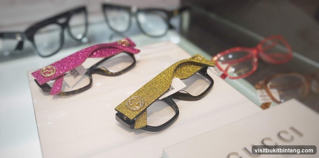 Sparkling Eyeglasses Display