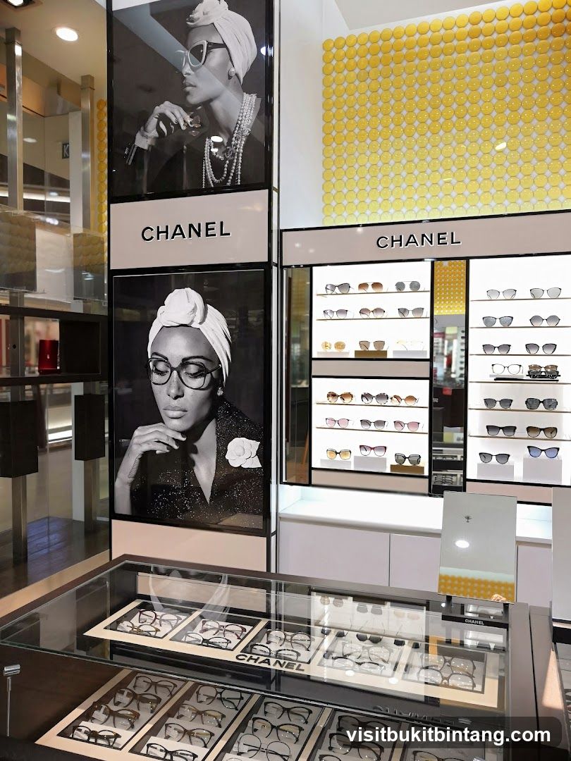 Chanel Eyewear Display