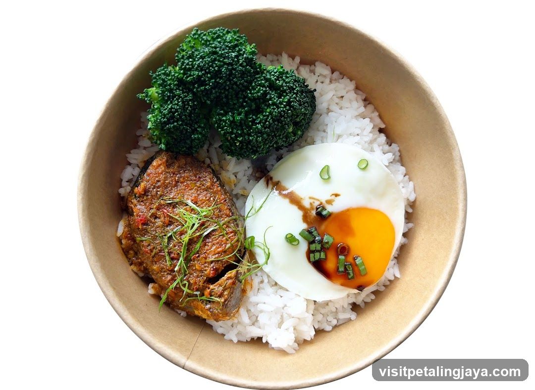 Fried Rice Bowl with Egg and Broccoli