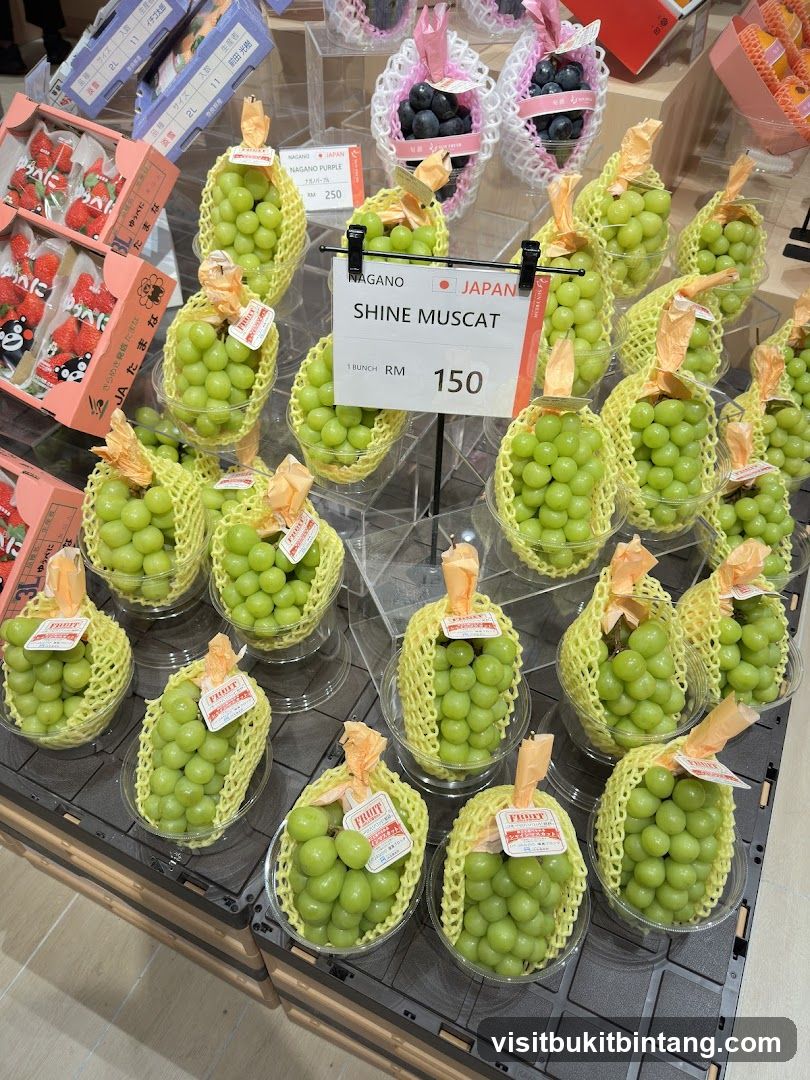 Shine Muscat Grapes