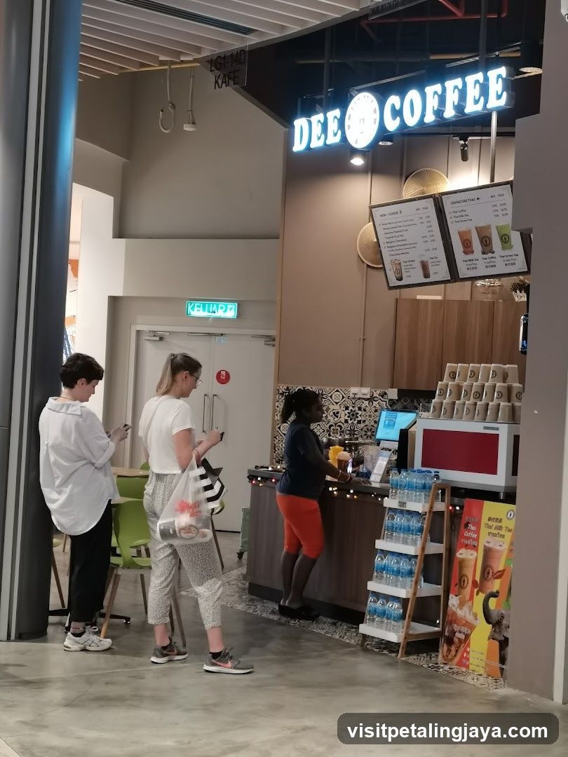 Dee Coffee Interior