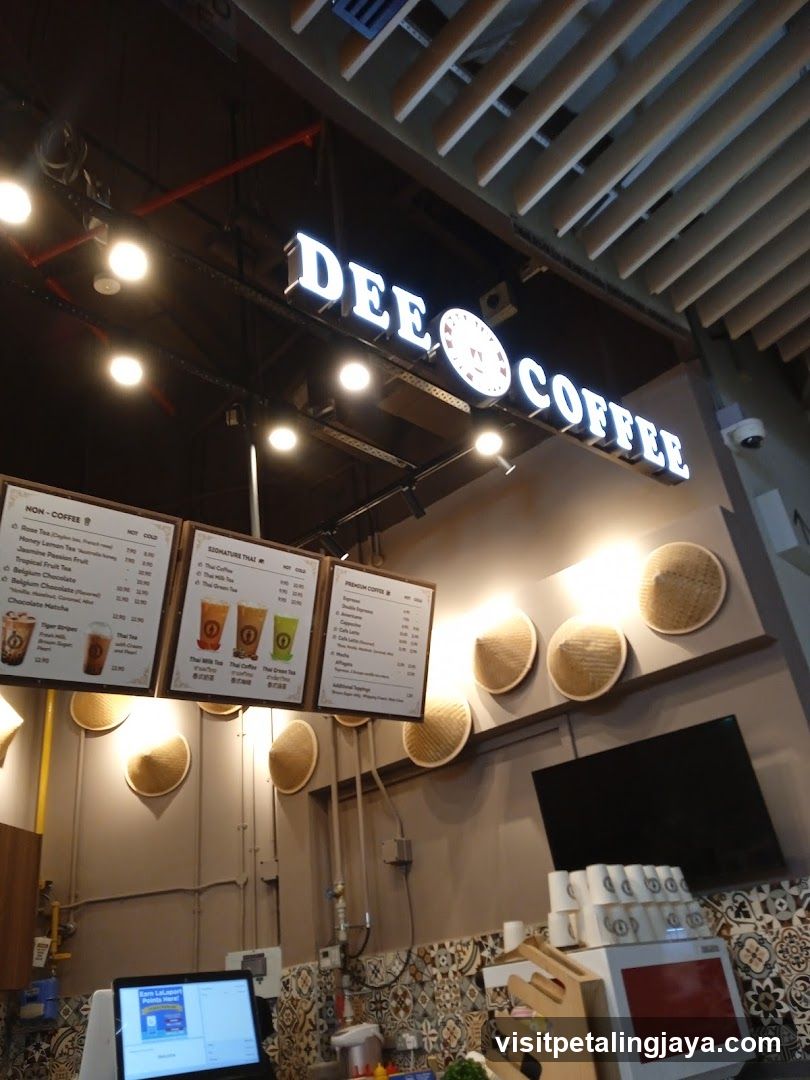 Dee Coffee Interior View