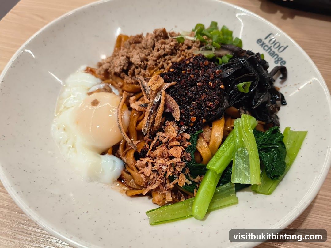 Noodles with Egg and Toppings