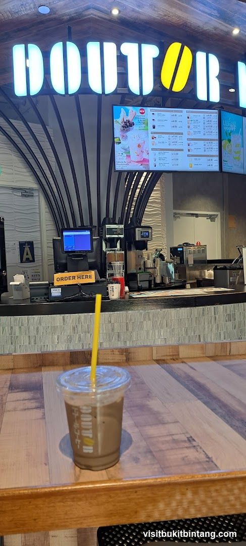 Doutor Coffee Shop Counter