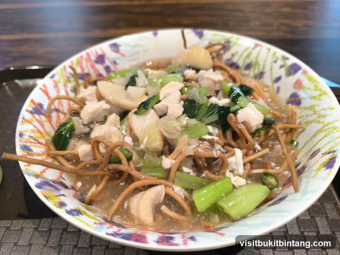 Noodles with Chicken and Vegetables