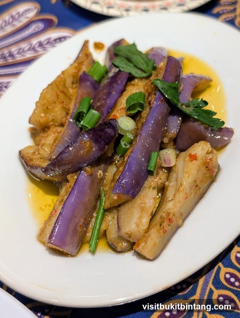 Stir-fried Eggplant with Scallions