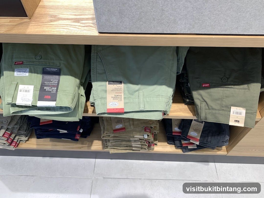 Levi's The Gardens Mall