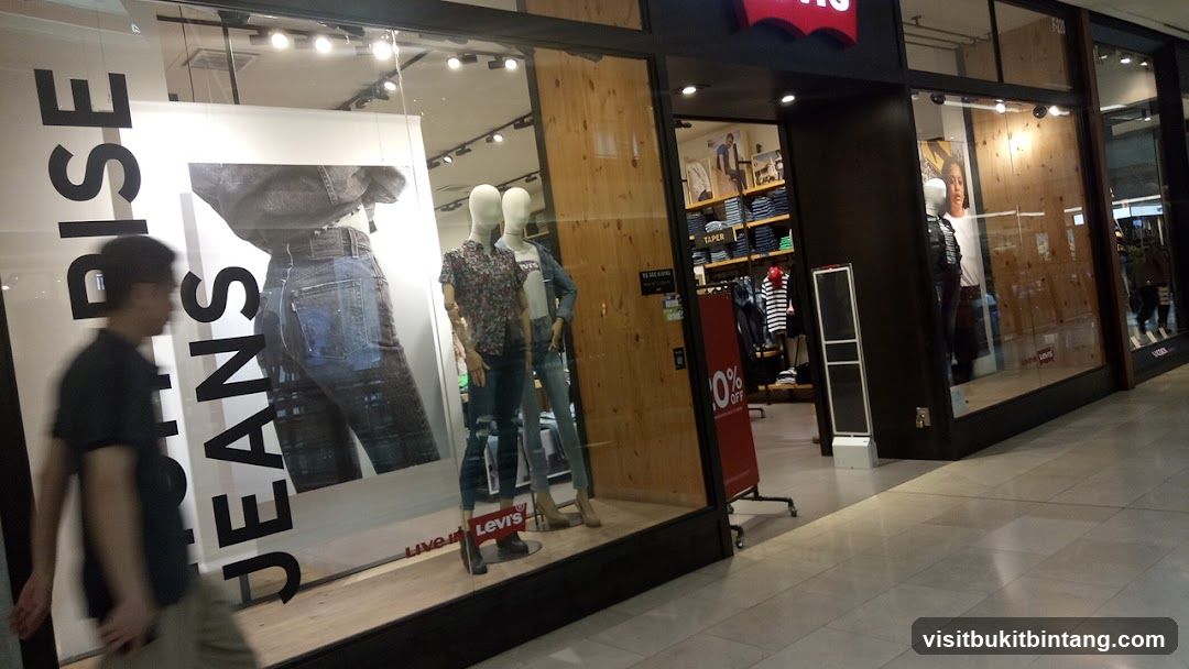 Levi's The Gardens Mall