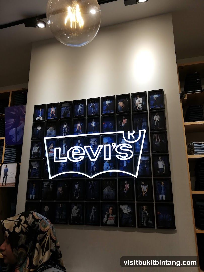 Levi's Store Interior