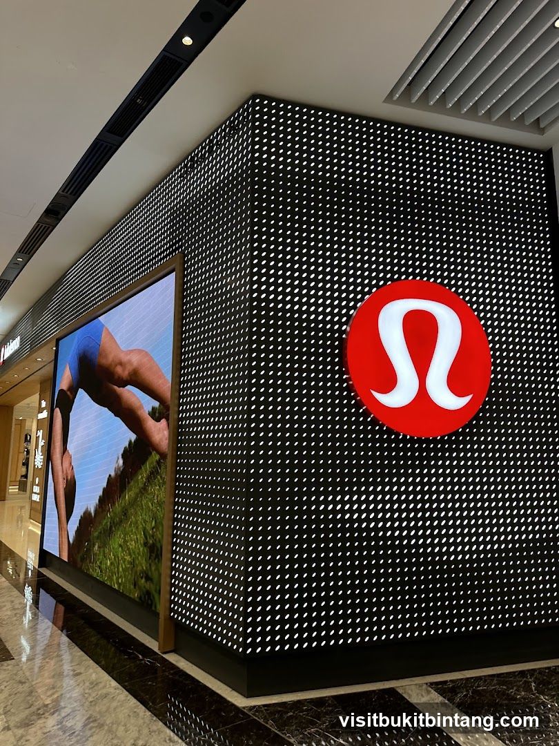 Lululemon Storefront Display