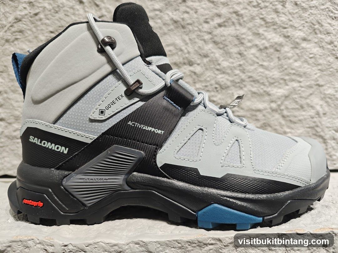 Salomon Hiking Boot