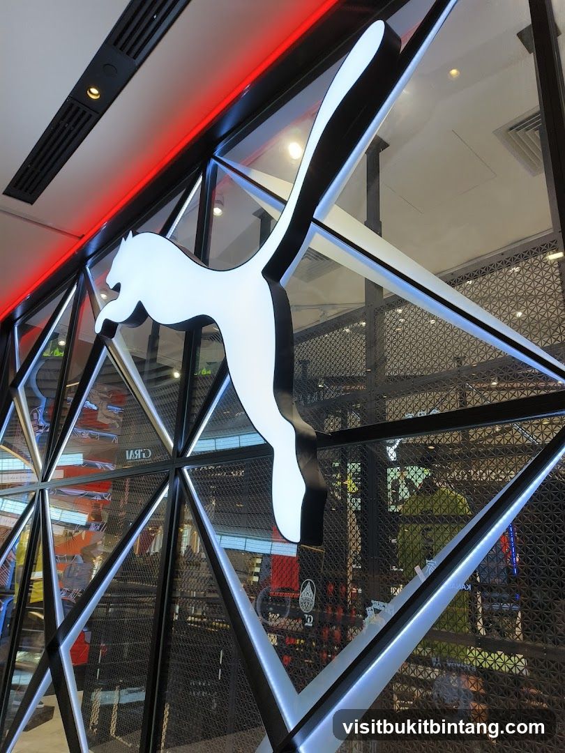 Puma Logo Display