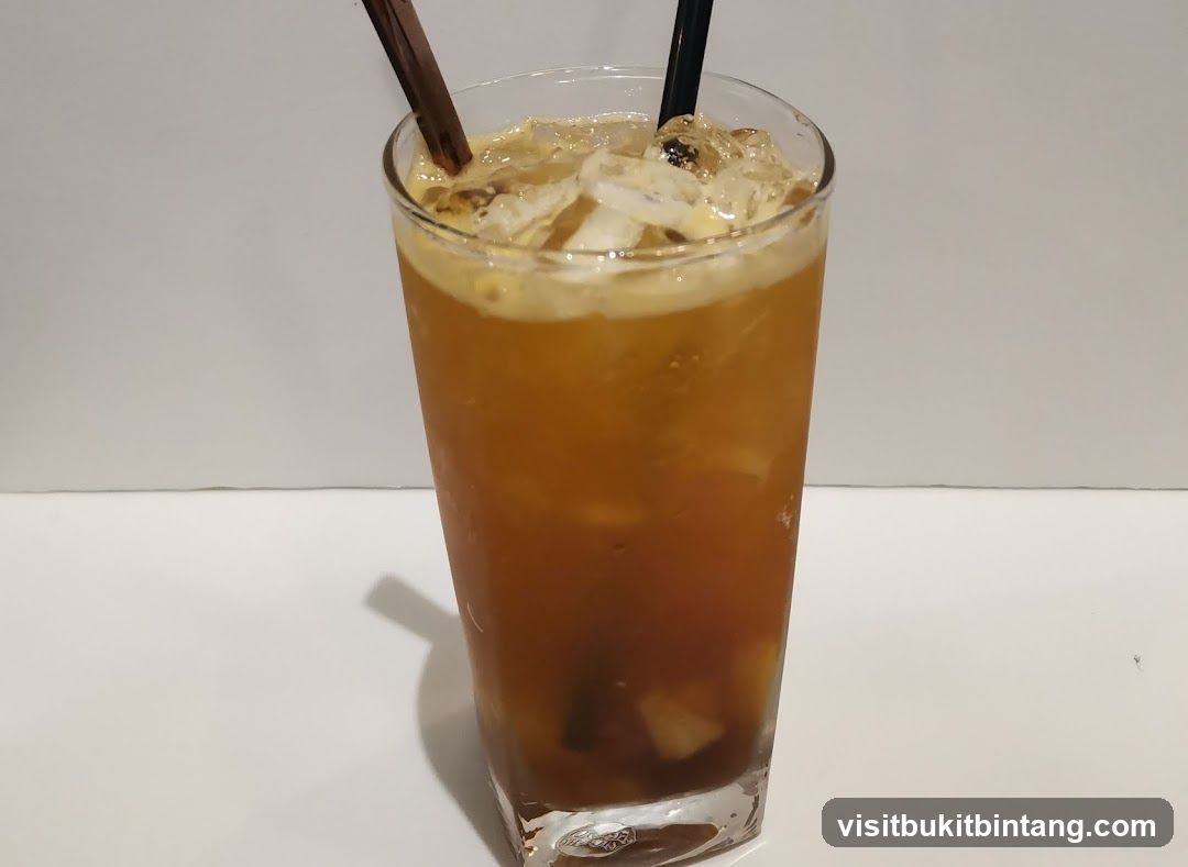 Iced Tea with Cinnamon Stick