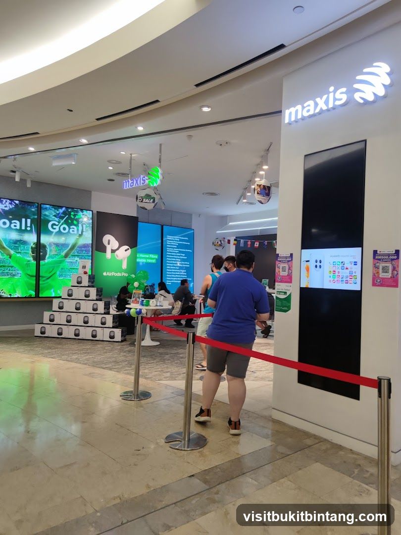 Maxis Store Entrance