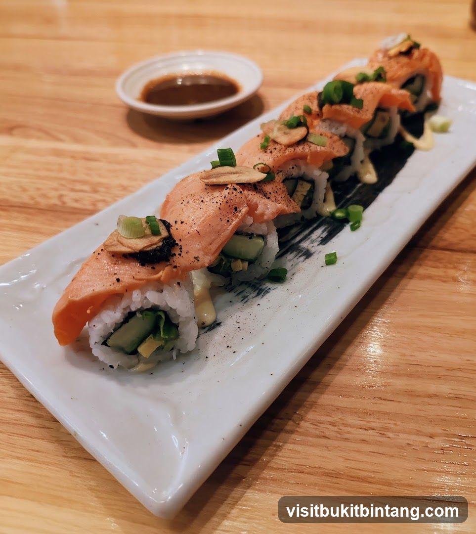 Salmon Sushi Roll