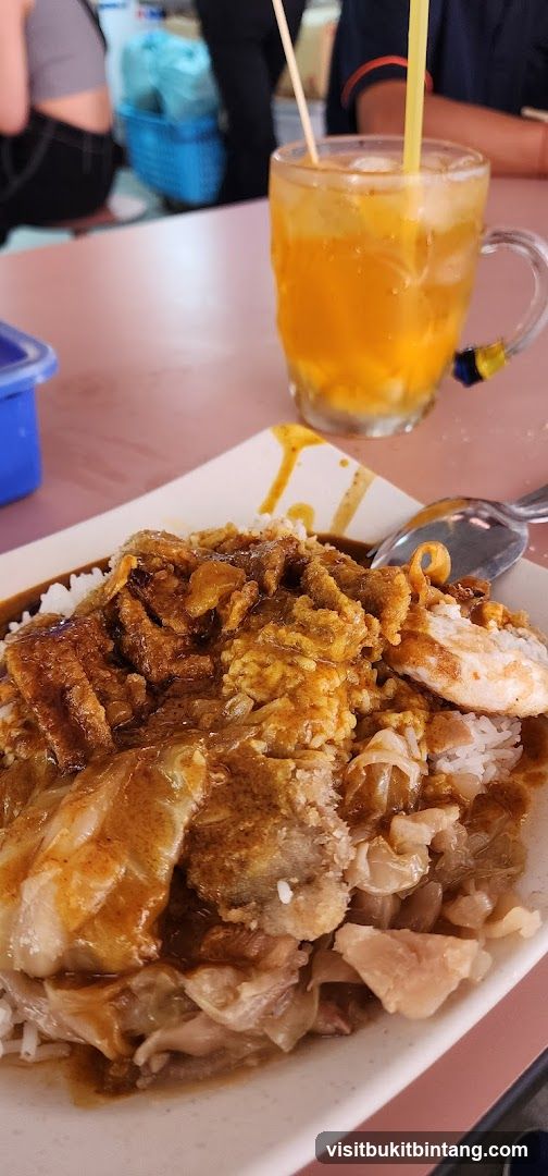 Curry Rice with Fried Chicken and Drink