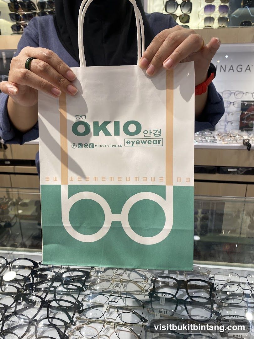 Eyewear store display