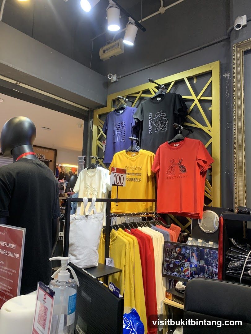 T-shirt display