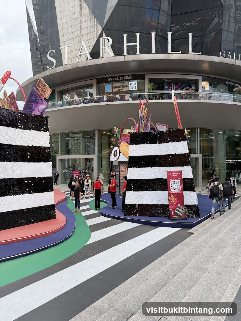 Starhill Gallery Entrance with Festive Decorations