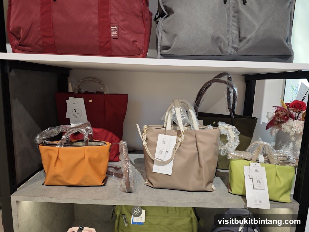 anello official store @ Eslite Spectrum Starhill