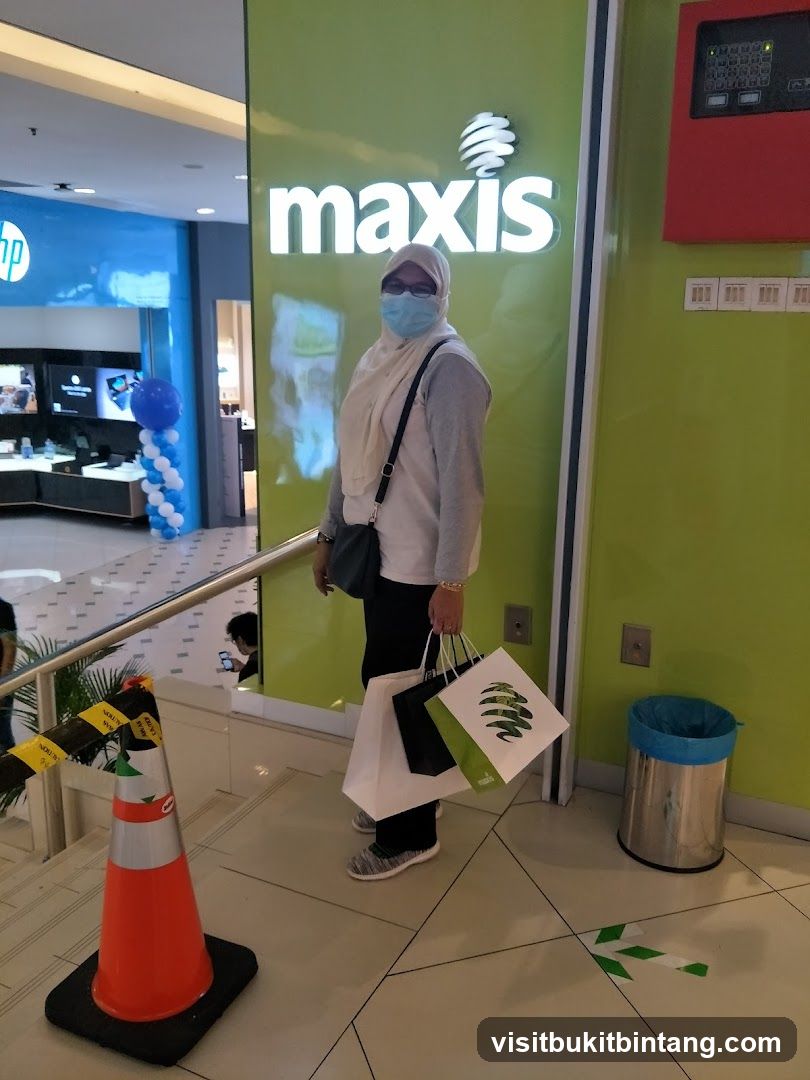 Maxis Plaza Low Yat
