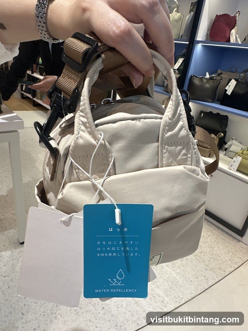 Bag with Water Repellency Tag