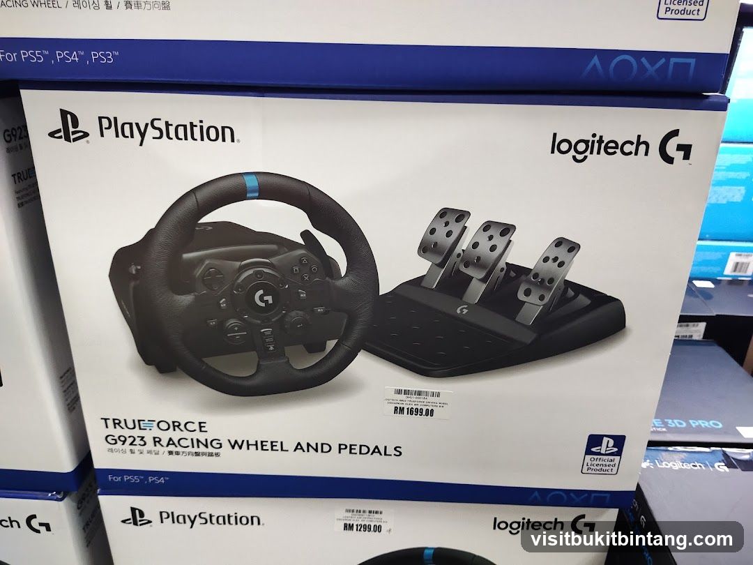 Logitech G923 Racing Wheel and Pedals Box