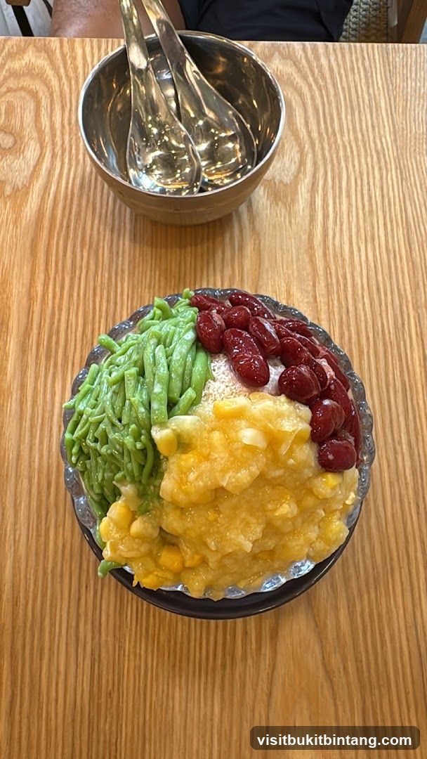 Dessert with Red Beans and Green Noodles