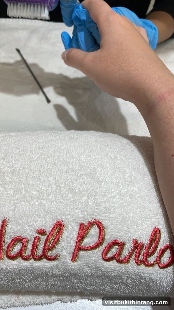 Nail Salon Service