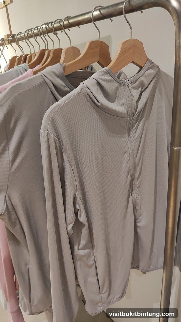Lightweight Hooded Jackets