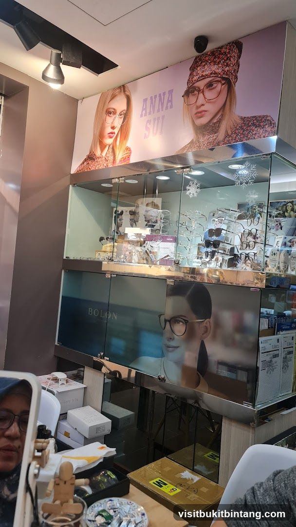 Eyewear Store Display