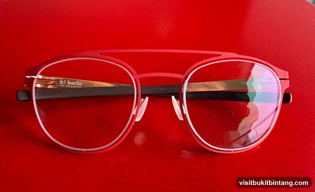 Red Eyeglasses