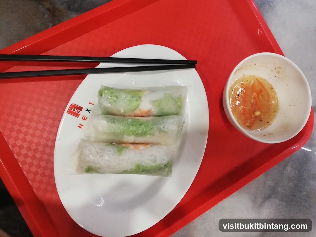 Fresh Spring Rolls with Dipping Sauce