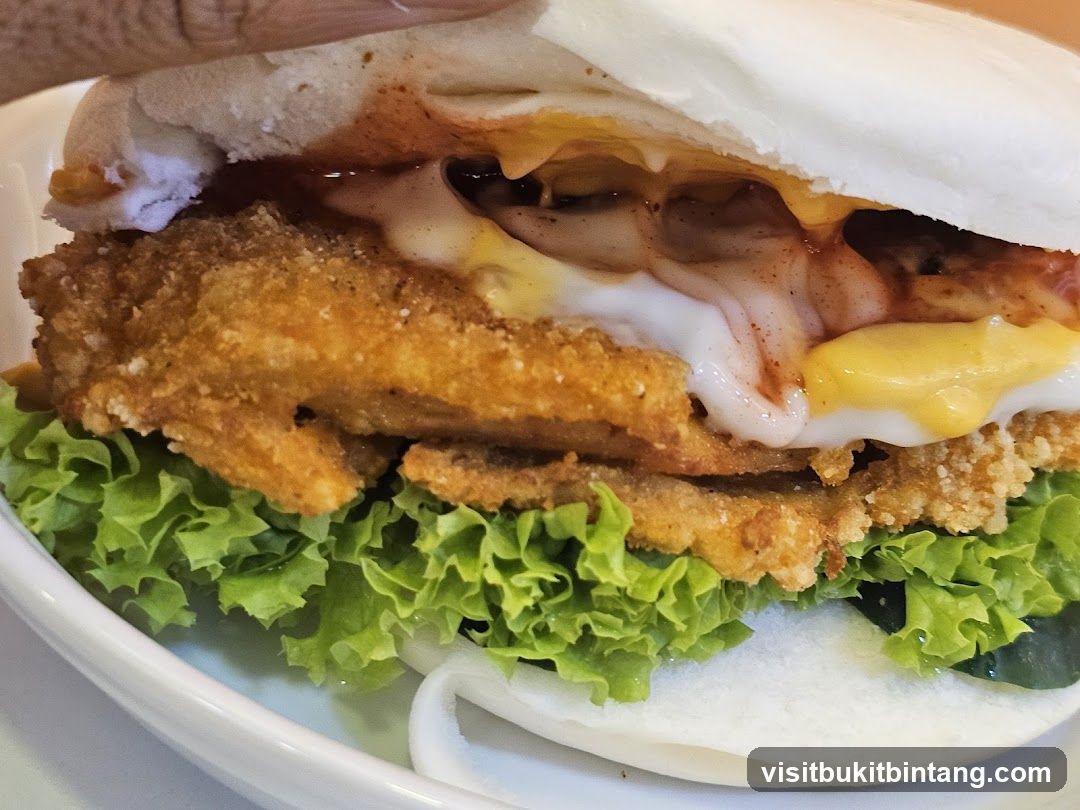 Crispy Chicken Bao